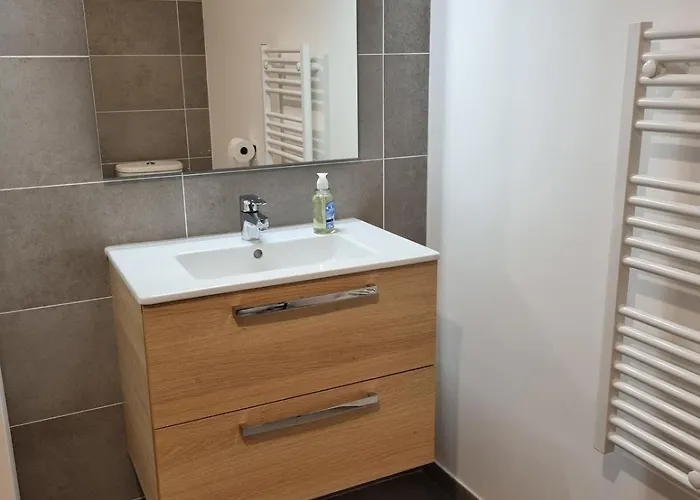 Napoland T2 Recent Apartment *